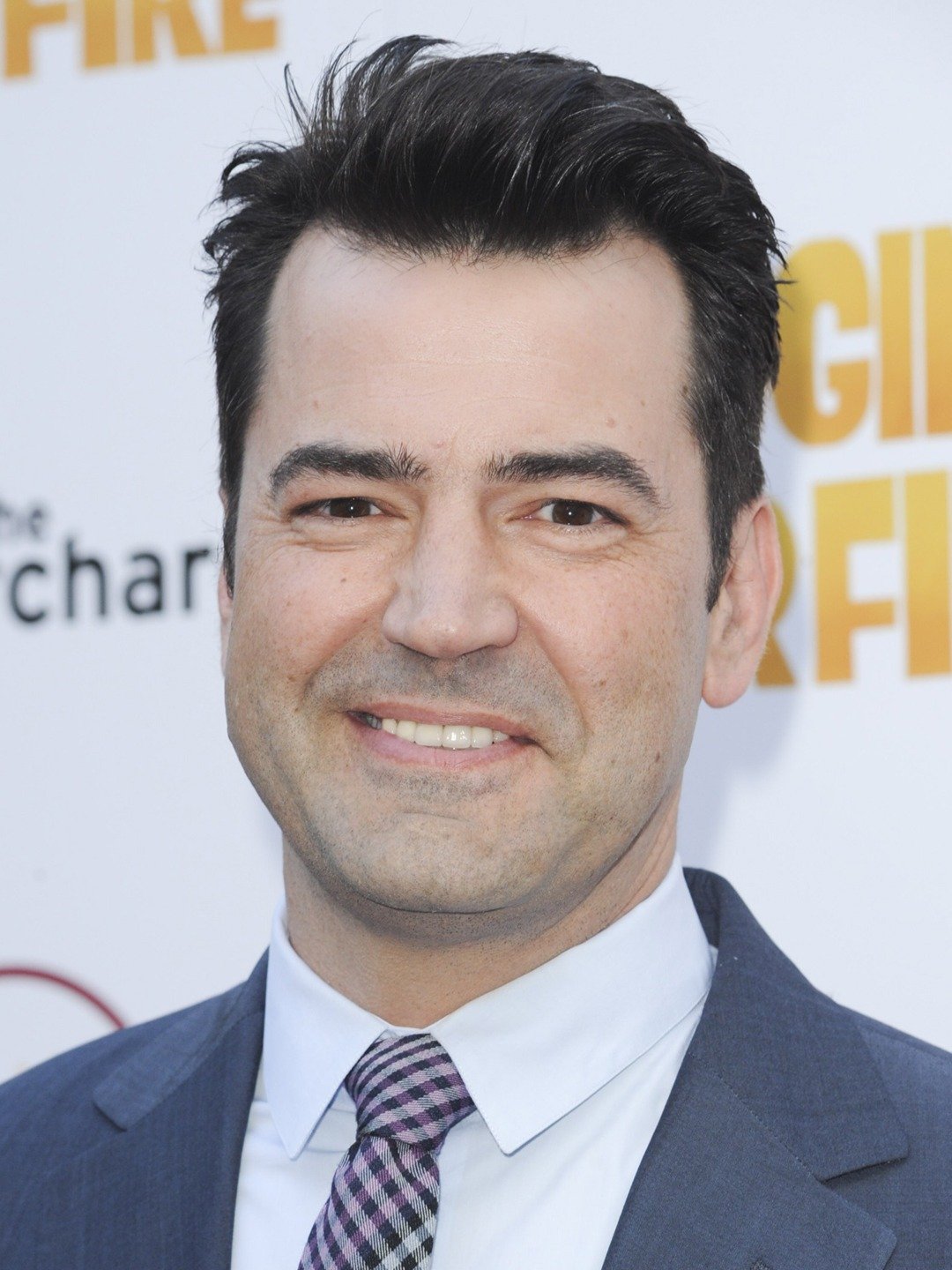 How tall is Ron Livingston?